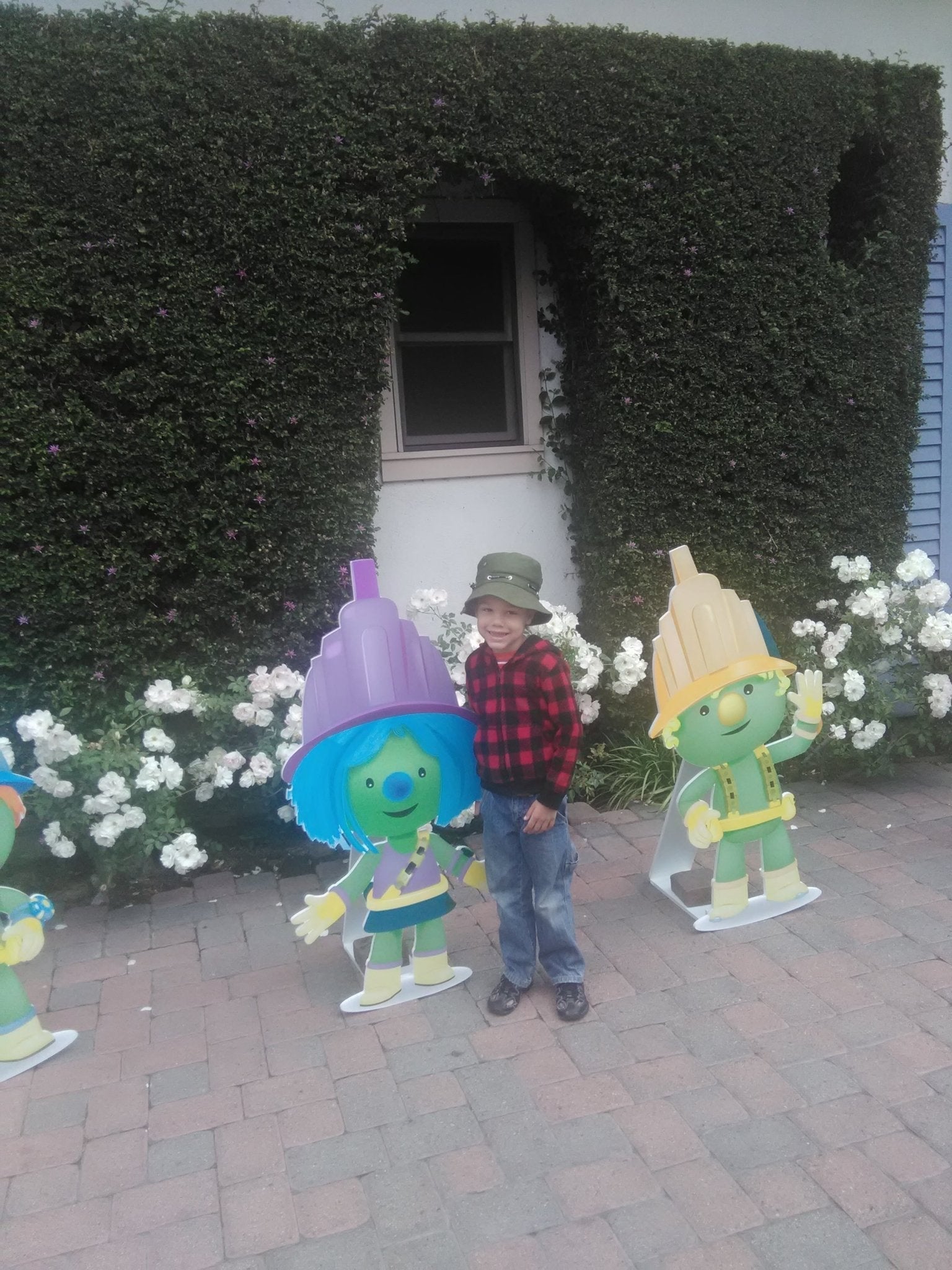 Doozers on Hulu - Mixed Up Clothing